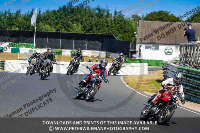 Vintage motorcycle club;eventdigitalimages;mallory park;mallory park trackday photographs;no limits trackdays;peter wileman photography;trackday digital images;trackday photos;vmcc festival 1000 bikes photographs